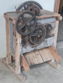 Antica Macchina Sgranatrice Manuale Mais