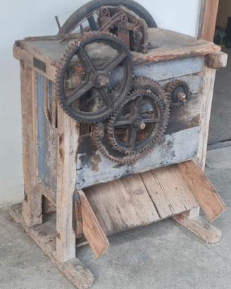 Antica Macchina Sgranatrice Manuale Mais
