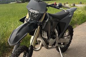 fantic xe 125 2024 black edition targato