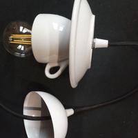 lampadario a sospensione con tazzina caffè bianca