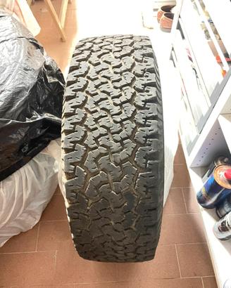 5 Gomme fuoristrada ricoperte 70% 225/75R16