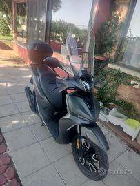 Voge sr 125 antracite scuro a pezzi