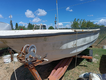 Barca da pesca in vetroresina 4,60 mt