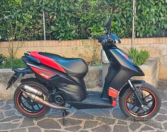 Aprilia SR 50 Motard