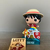 Funko Pop di One Piece (Luffy) + carta esclusiva