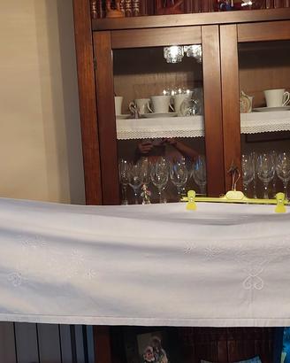 biancheria per il letto: sacco e striscia ricamata
