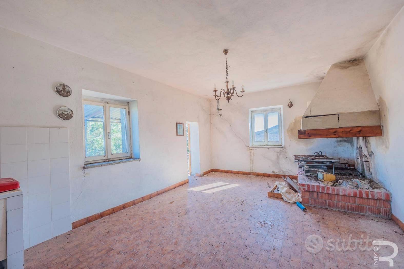 Rustico in pietra con 19 ha di terreno Laiatico - Vista 3
