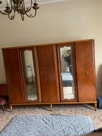 ARMADIO a 5 ANTE con SPECCHI