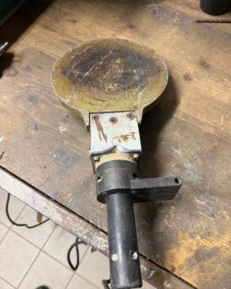 Saldatore a piastra elettrico