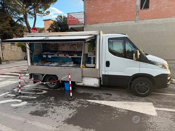 Furgone  ambulante uso Negozio Pescheria con Frigo