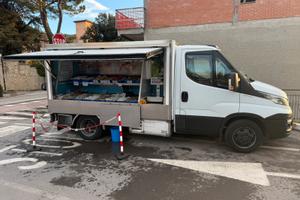 Furgone  ambulante uso Negozio Pescheria con Frigo