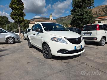 Lancia Ypsilon 1.0 FireFly 5 porte S&S Hybrid - so