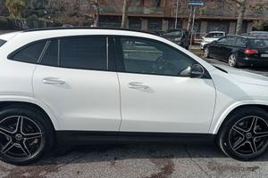 GLA 200 AD"AMG Line PREMIUM"+Pack km0 ACCESSORIATA