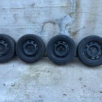 Cerchi in ferro con gomme invernali serie 1