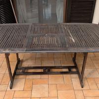 Tavolo in legno da esterno allungabile