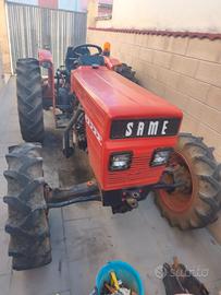 Trattore agricolo