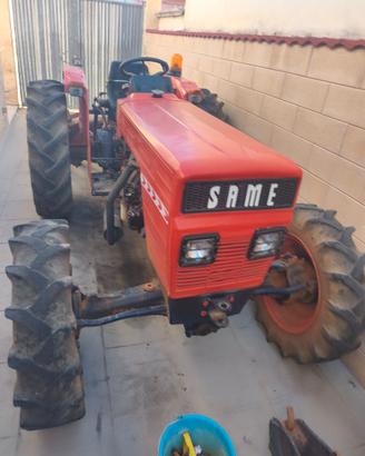 Trattore agricolo