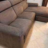 Divano motorizzato con penisola