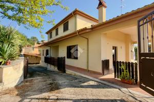 VILLA SINGOLA A CASTELNUOVO DI PORTO