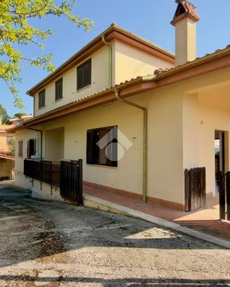 VILLA SINGOLA A CASTELNUOVO DI PORTO
