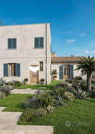 Casa singola con giardino interno