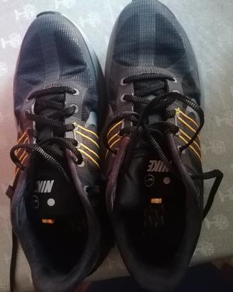 "Nike" lunar roam