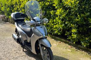 SH 3000, anno 2019, 76.000km,  € 2100