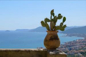 Borgio Verezzi: Piccola Bomboniera sul Mare