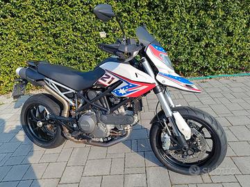 DUCATI HYPERMOTARD 796