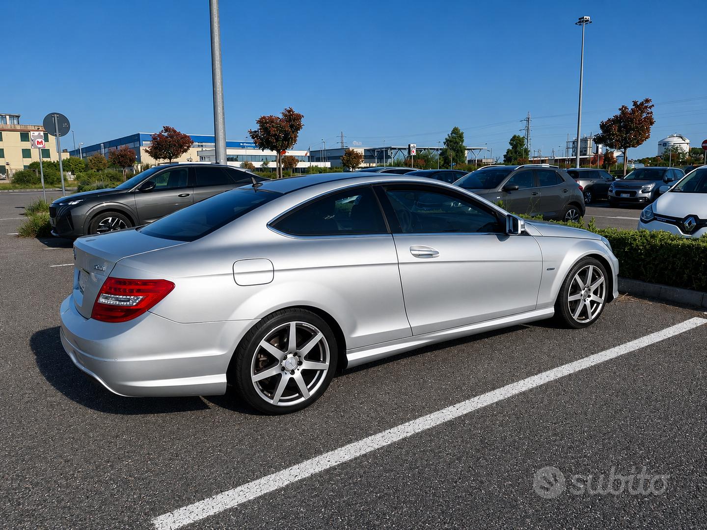 Mercedes-Benz C 2011 photo 2