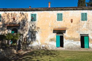 Casale con terreni a Casciana Terme Lari