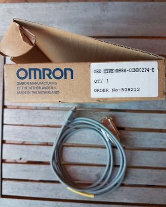 Omron R88A-CCM002P4-E per C200HW-mc 402 , Yaskawa