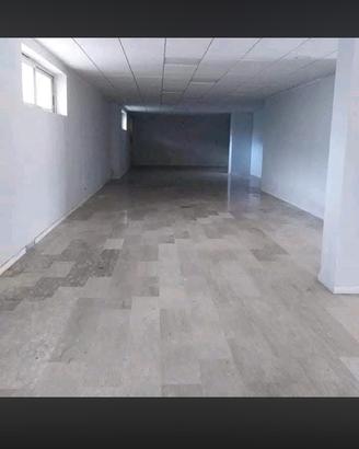 locale uso deposito 250mq