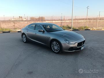 Maserati Ghibli 3.0 V6 Diesel 249 CV no super boll