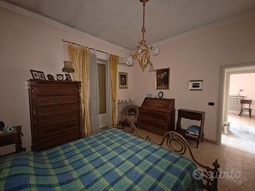 mobili e arredamento completo