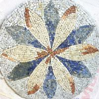 Mosaico rosone in pietra su rete diametro 60cm