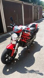 Ducati monster 696