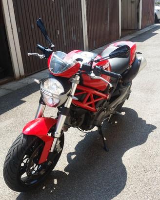 Ducati monster 696
