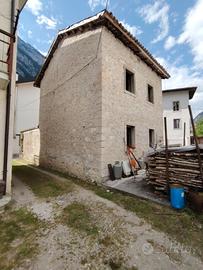 Rustico da ristrutturare + 2 terreni