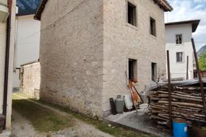Rustico da ristrutturare + 2 terreni