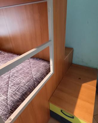 letti ponte con scala/contenitore