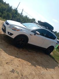 Ford Kuga Titanium del 2011. 