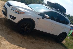 Ford Kuga Titanium del 2011. 