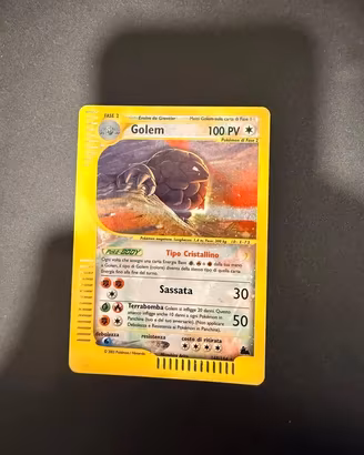 Carta pokemon golem