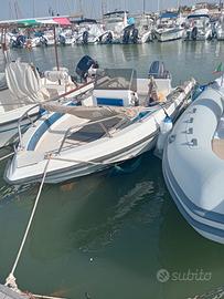 Motoscafo con motore Yamaha 40cv