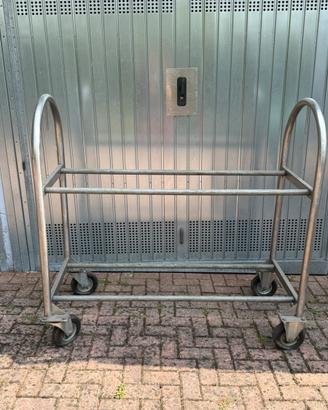 Carrello porta gomme pneumatici da pista garage .