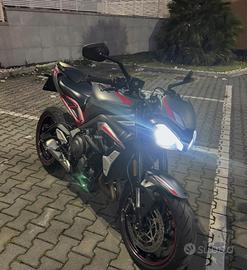 Triumph 765