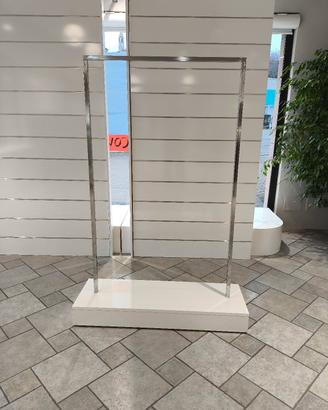stand abbigliamento 