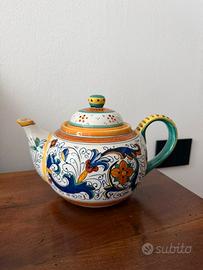 Teiera in ceramica Deruta dipinta a mano