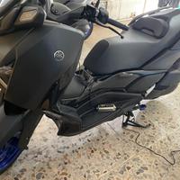 Xmax 300